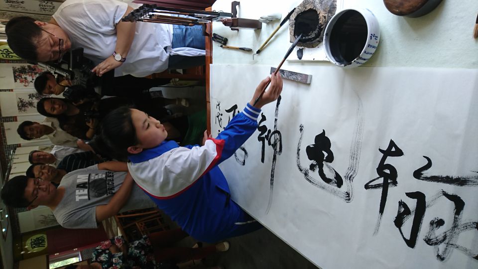 宣和:12岁女孩开个人画展 宣和:12岁女孩开个人画展